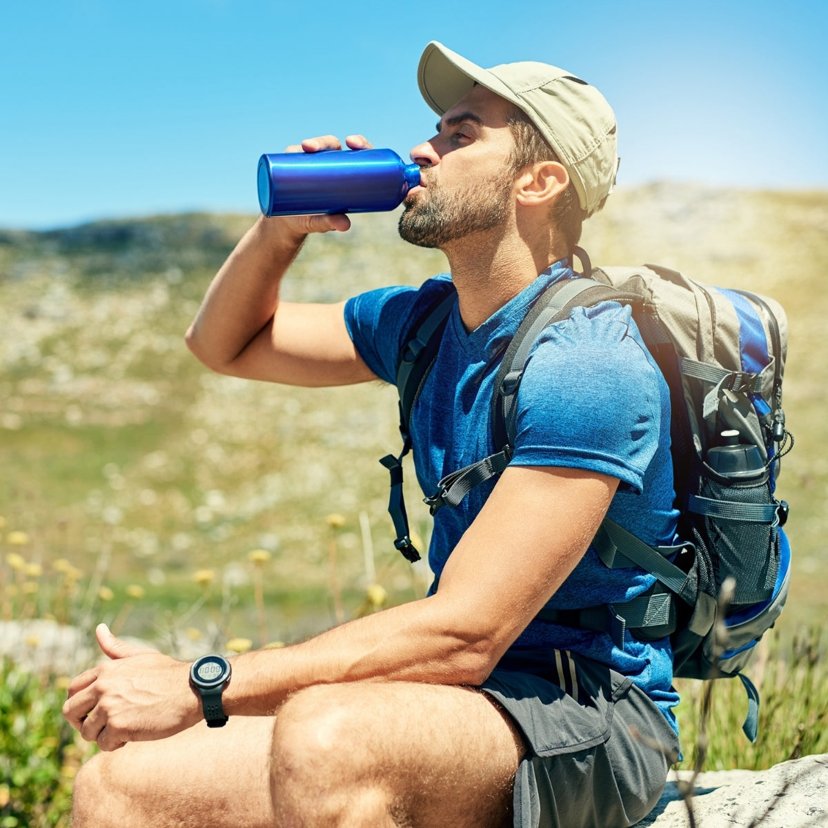 ציוד שתייה לטיולים: איך להימנע מהתייבשות ואיזה פתרון הכי מתאים לך?