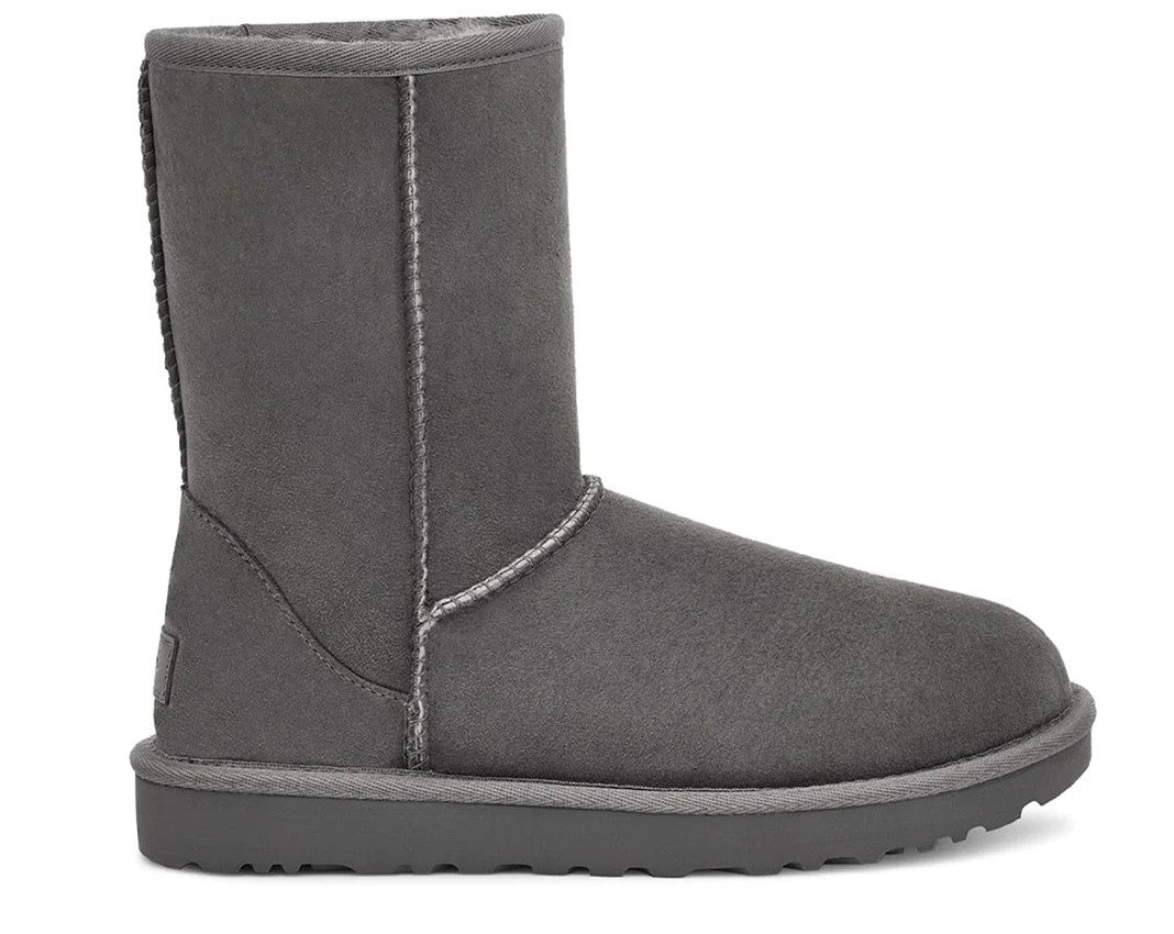 UGG Classic Short מגפי פרווה האג קלאסיק שורט נשים