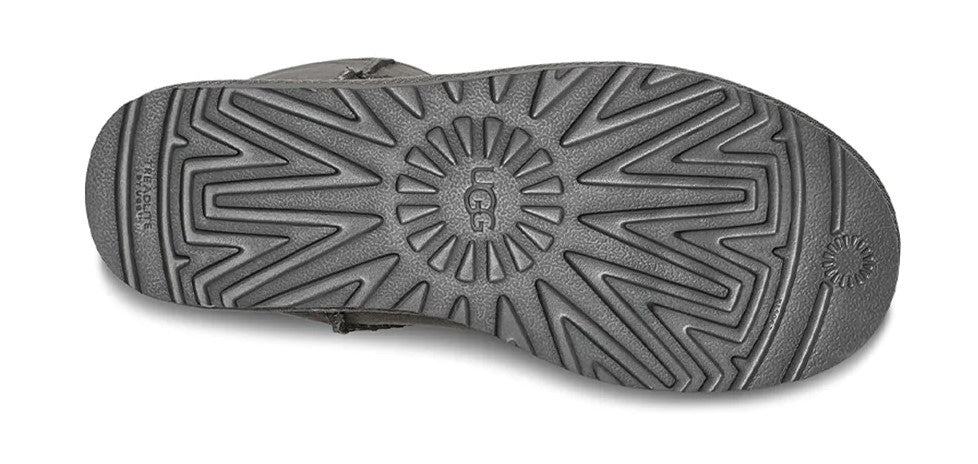 UGG Classic Short מגפי פרווה האג קלאסיק שורט נשים