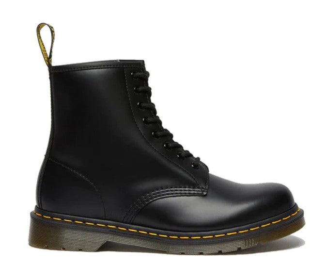 DR. MARTENS Eye Boot Smooth מגפי עור ד"ר מרטינס
