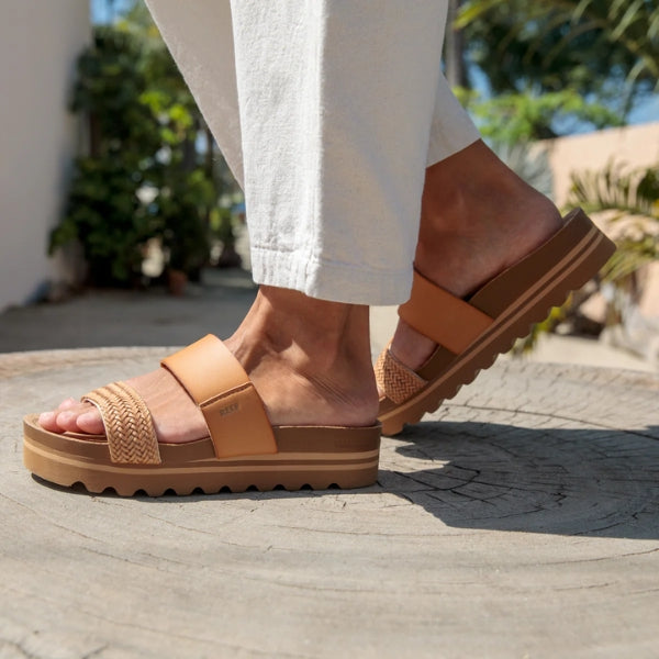 REEF Cushion Vista Hi כפכפי פלטפורמה ריף קושן ויסטה הי נשים REEF