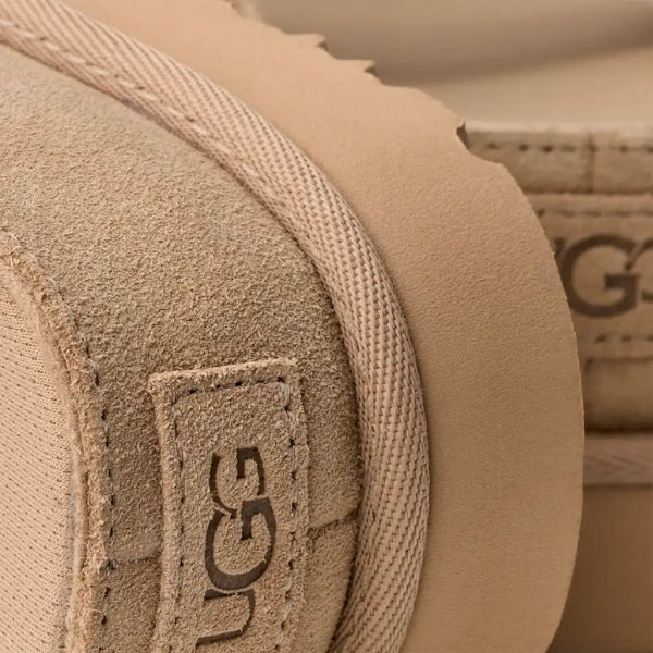 UGG Goldenstar Hi Cutout Slide כפכפי פלטפורמה גולדנסטאר נשים