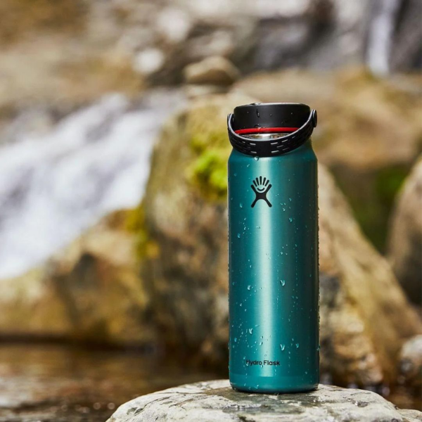 HYDRO FLASK Lightweight Wide Mouth Trail Series בקבוק שתייה מבודד קל משקל 946 מ"ל
