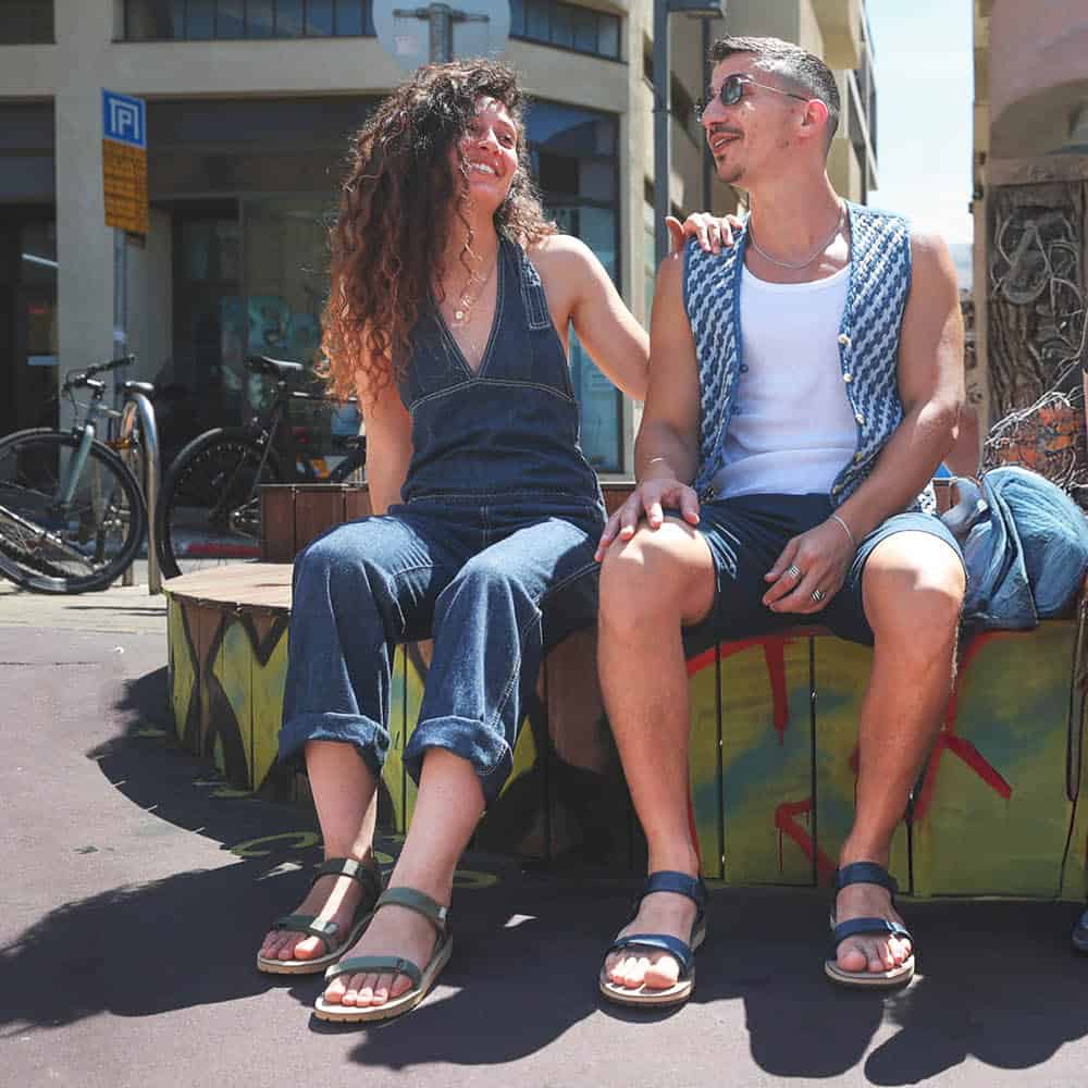 SOURCE סנדלי שורש נבדה לנשים