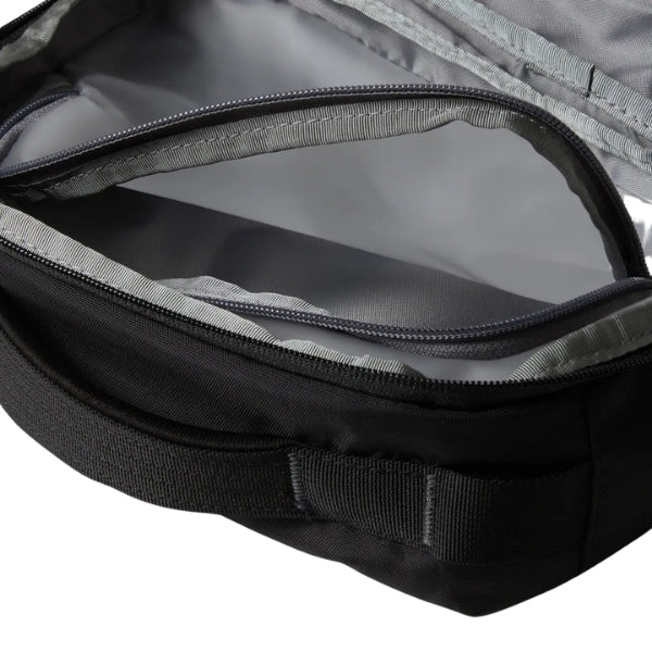 The North Face BASE CAMP VOYAGER TOILETRY KIT תיק רחצה