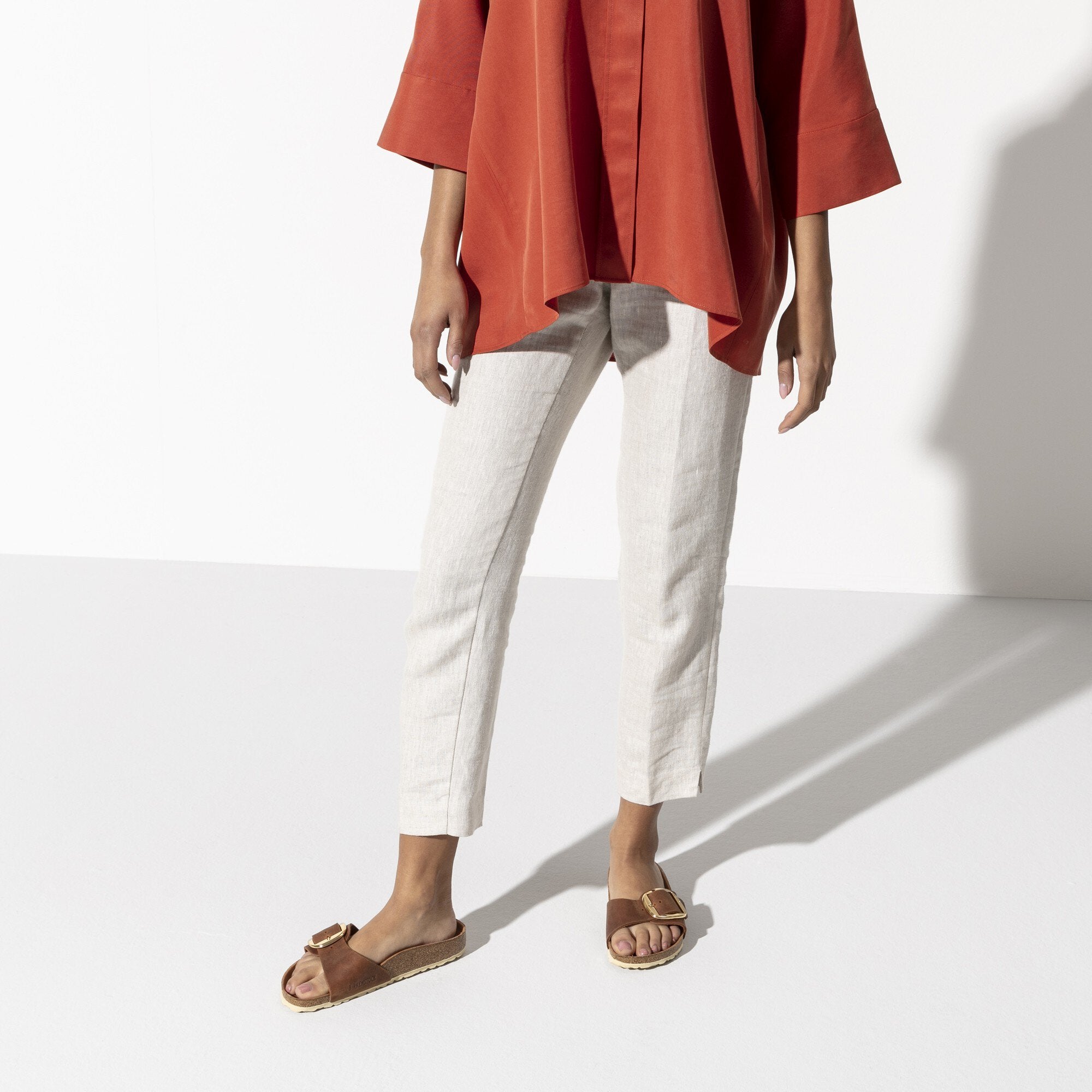 BIRKENSTOCK Madrid Big Buckle כפכפי בירקנשטוק מדריד נשים BIRKENSTOCK