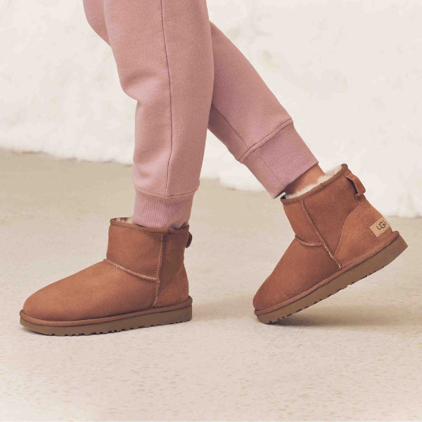UGG Classic Mini II מגפי פרווה האג קלאסיק מיני נשים UGG