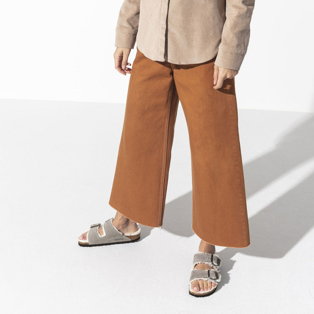 BIRKENSTOCK Arizona Shearling כפכפי פרווה בירקנשטוק נשים