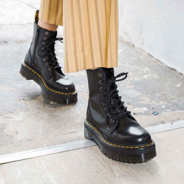 DR. MARTENS Jadon מגפי פלטפורמה ד"ר מרטינס ג'יידון נשים DR. MARTENS