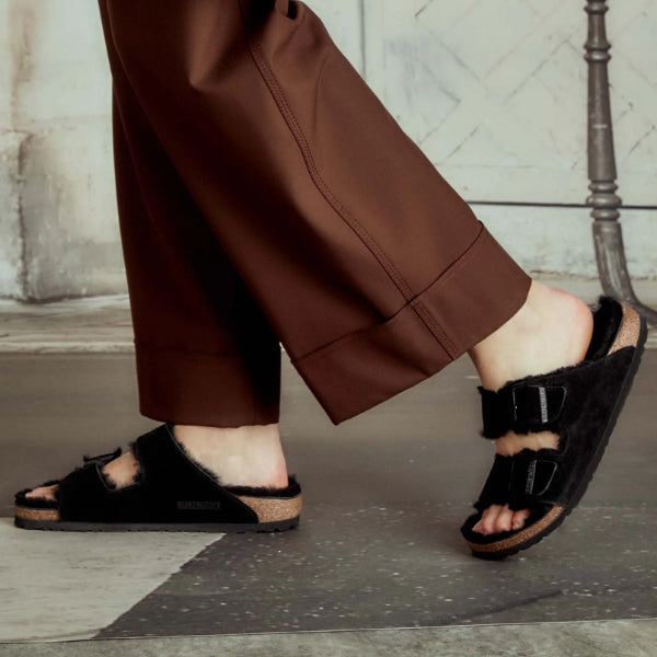 BIRKENSTOCK Arizona Fur כפכפי פרווה בירקנשטוק נשים BIRKENSTOCK