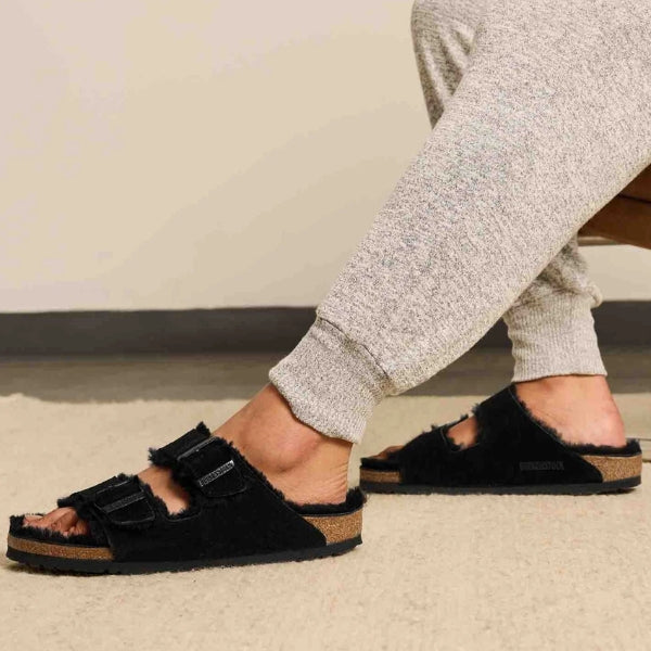 BIRKENSTOCK Arizona Fur כפכפי פרווה בירקנשטוק נשים BIRKENSTOCK
