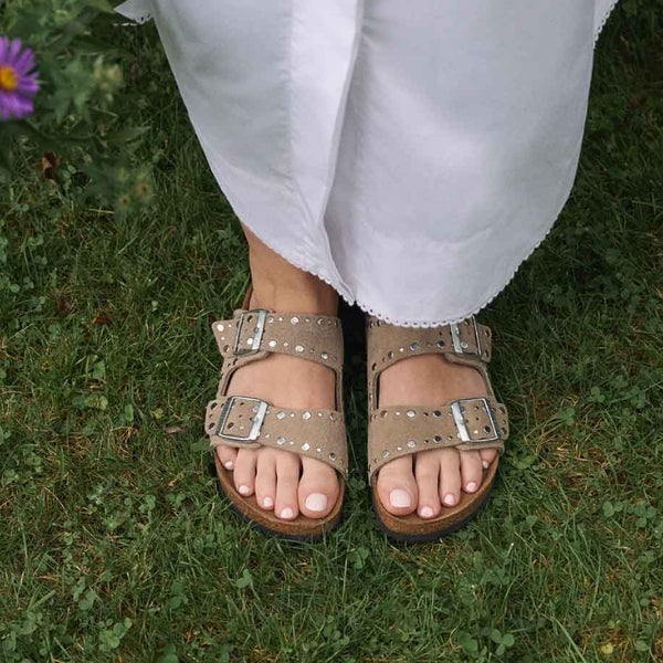 BIRKENSTOCK Arizona Rivet כפכפי בירקנשטוק אריזונה נשים BIRKENSTOCK